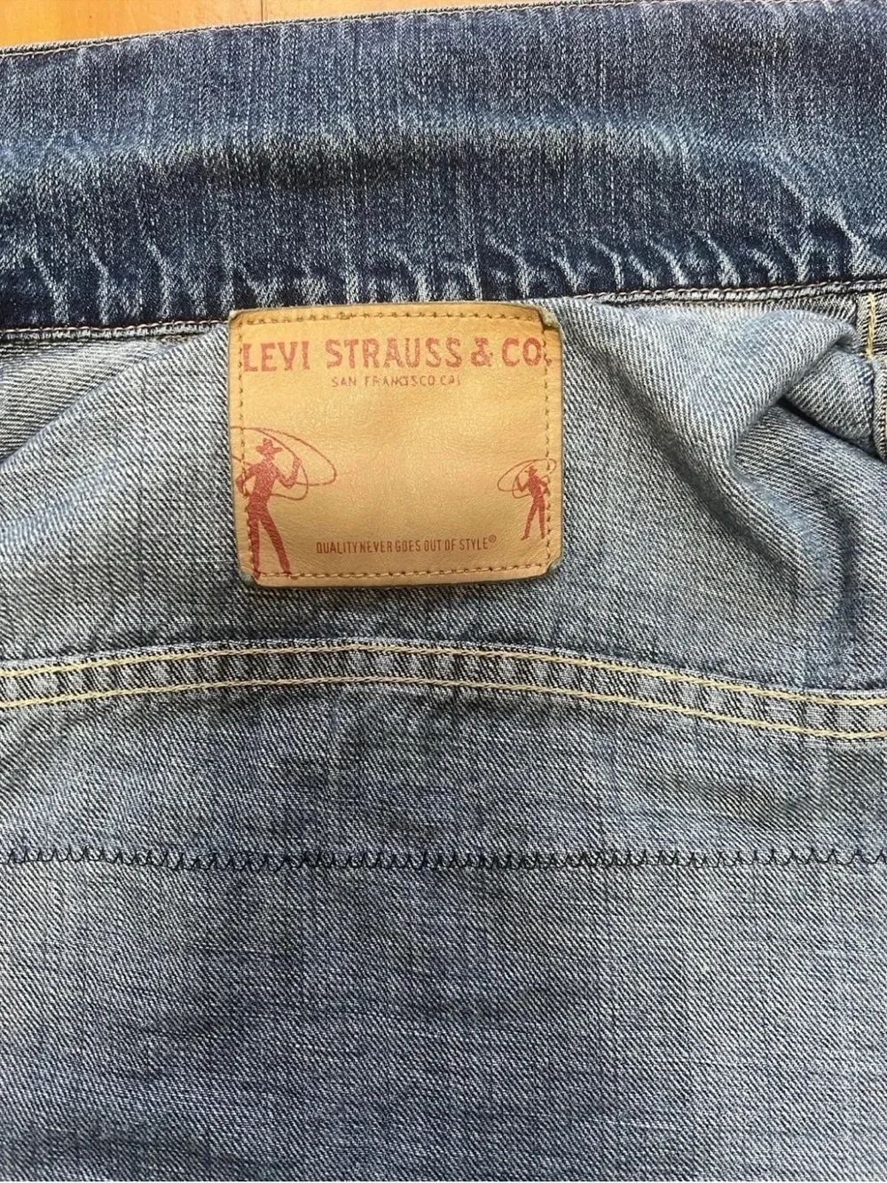 Vtg 92 Levi’s Made in USA 70529 Trucker Jacket Leather Patch Black Metal Art L - Picture 5 of 14